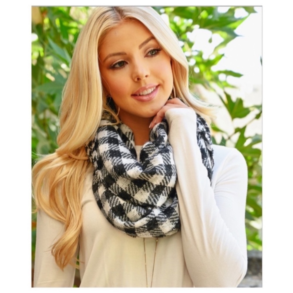🍁New Black And White Buffalo Print Versatile Infinity Scarf, Wrap🍁